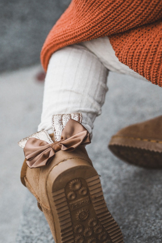 Botas infantis de neve aquecidas com fitas na cor marrom Meriva