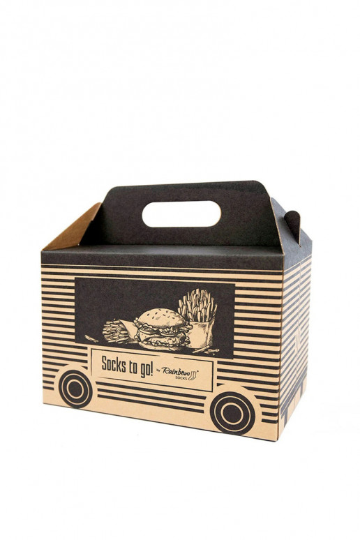 4 pares de meias coloridas em uma caixa