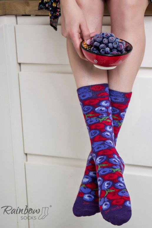 2 pares de meias coloridas em uma caixa