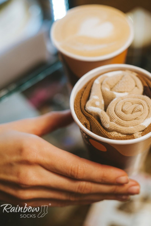 Meias coloridas em caixa Caffe Latte 1 par