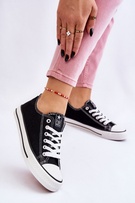 Sapatos de lazer modelo clássico na cor preta com sola branca Ecoma