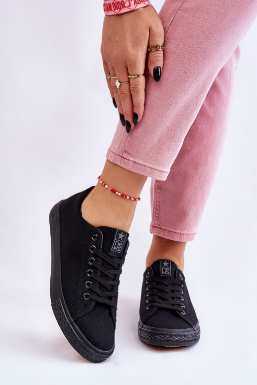 com alças Sapatos de lazer modelo clássico na cor preta Eleya