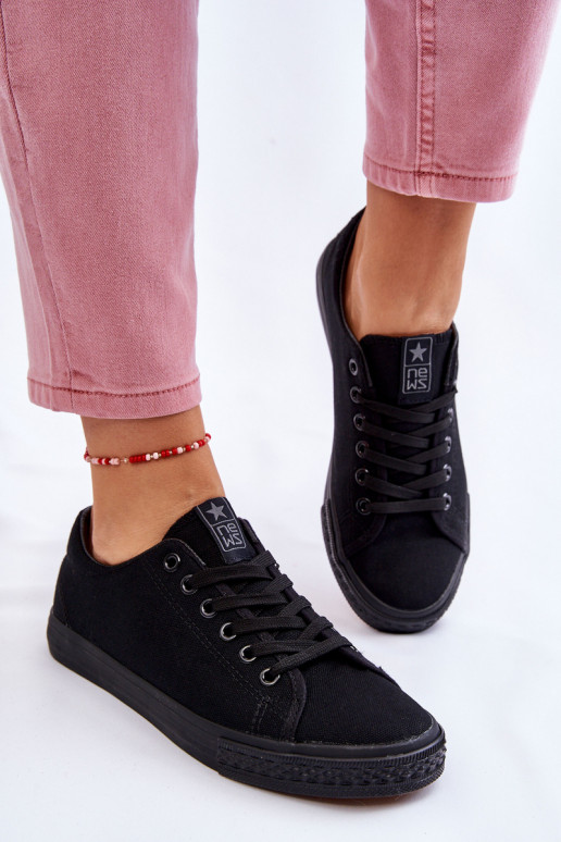 com alças Sapatos de lazer modelo clássico na cor preta Eleya