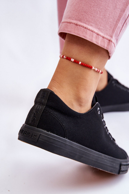 com alças Sapatos de lazer modelo clássico na cor preta Eleya