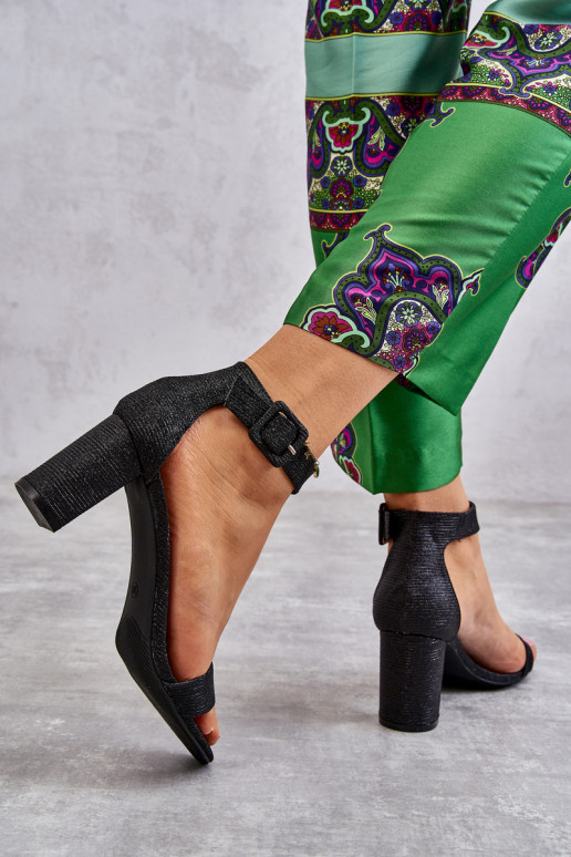 Sandálias brilhantes com salto em Maxim preto Sandálias brilhantes com salto em Maxim preto