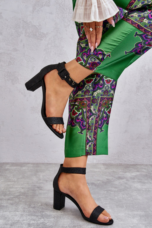 Sandálias brilhantes com salto em Maxim preto Sandálias brilhantes com salto em Maxim preto