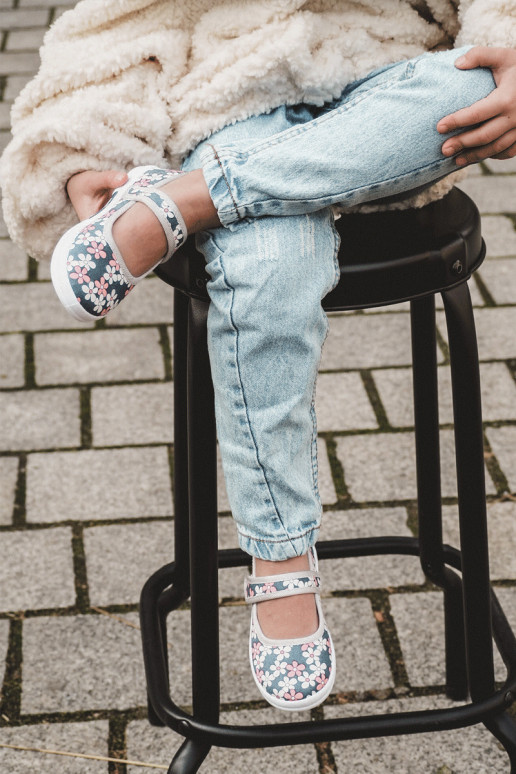 Sapatilhas infantis com motivos florais na cor azul acinzentado Noah