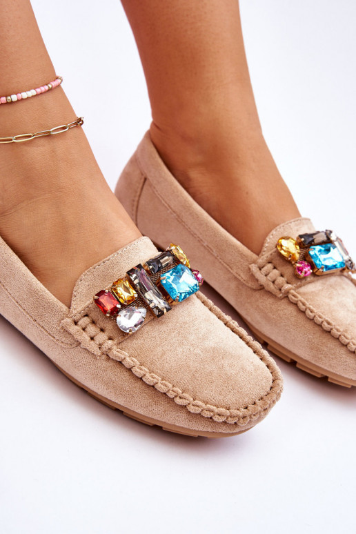 Mocassins elegantes de camurça com ilhós brilhantes em Lucille bege