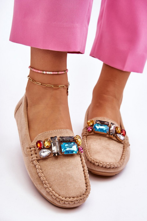 Mocassins elegantes de camurça com ilhós brilhantes em Lucille bege