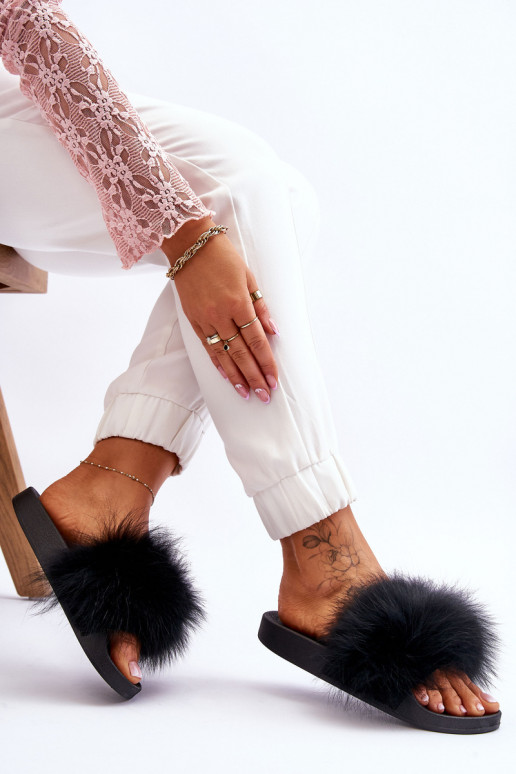 Chinelos de borracha elegantes com um casaco de pele cor preta Lucrece Chinelos de borracha elegantes com um casaco de pele cor preta Lucrece