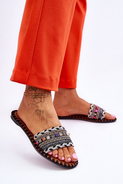 Chinelos decorados na cor preta Bellisa Chinelos decorados na cor preta Bellisa