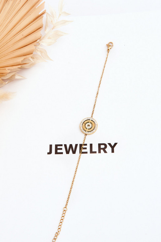 A pulseira é dourada A pulseira é dourada