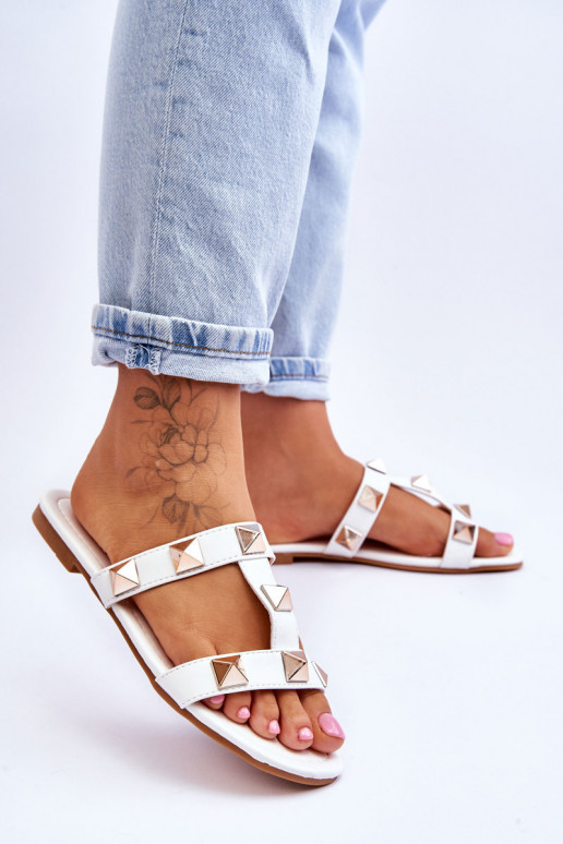 Chinelos na cor branca Mercure Chinelos na cor branca Mercure