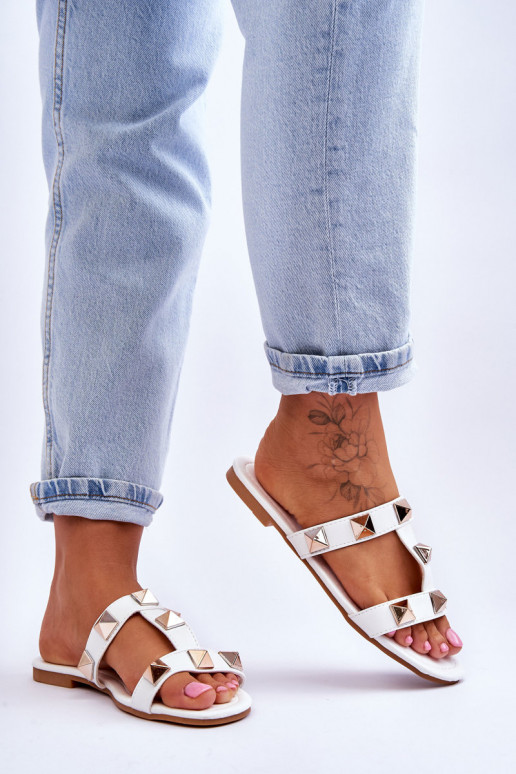 Chinelos na cor branca Mercure Chinelos na cor branca Mercure