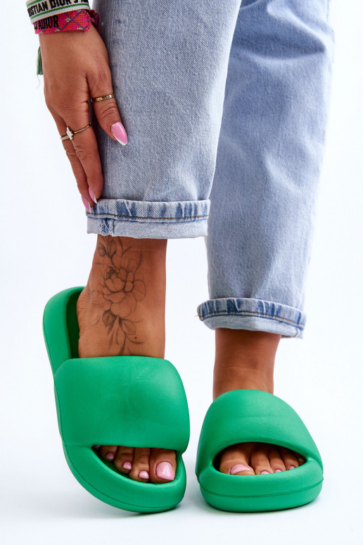 Chinelos leves com sola folheada a ouro na cor verde Milton