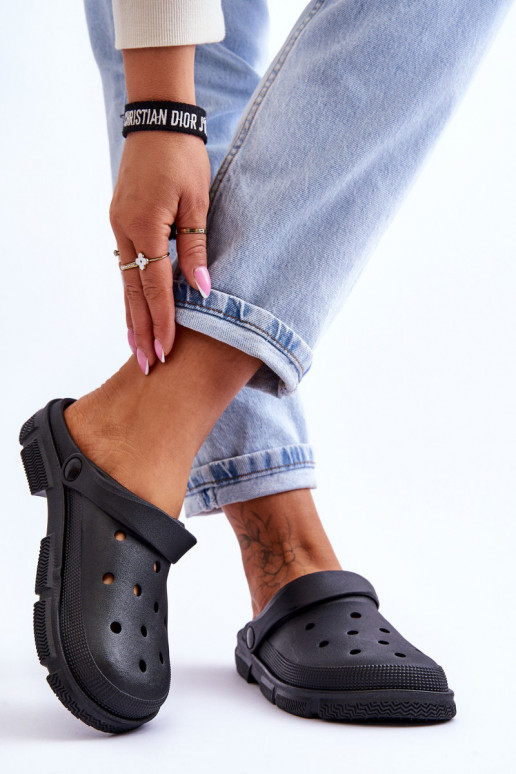 Chinelos leves na cor preta Rabios