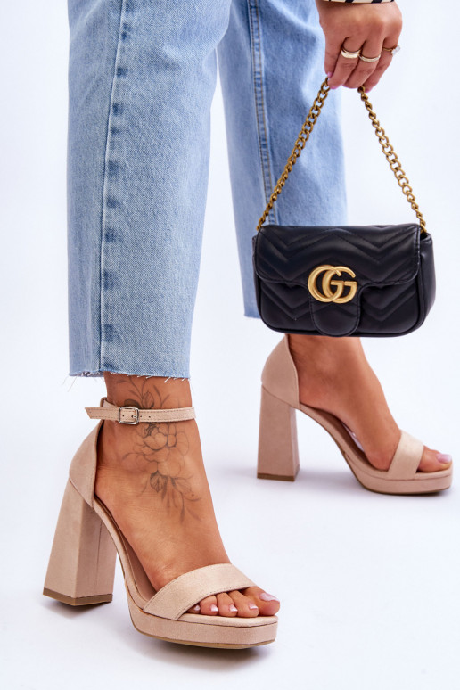 Merila Bege Biqueira Quadrada Camurça Salto Alto Merila Bege Biqueira Quadrada Camurça Salto Alto