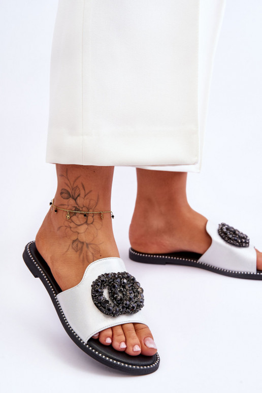 Chinelos com lindos detalhes S.Barski KV-520-3 cor prata Chinelos com lindos detalhes S.Barski KV-520-3 cor prata