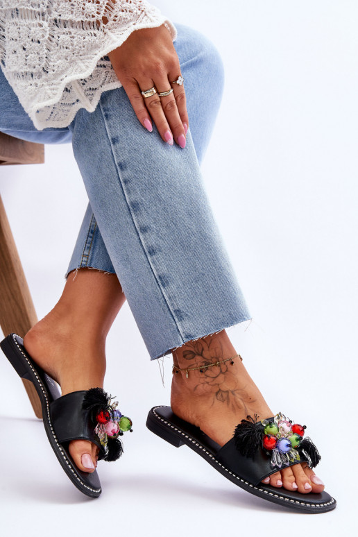 Chinelos com miçangas decorativas S.Barski KV-2775-47 cor preta Chinelos com miçangas decorativas S.Barski KV-2775-47 cor preta