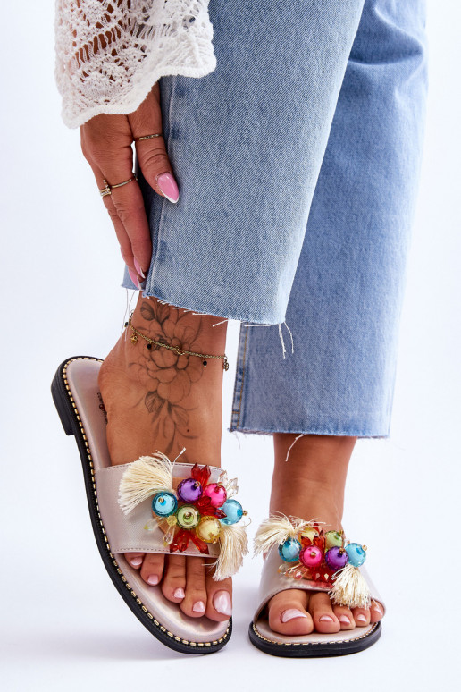 Chinelos com miçangas decorativas S.Barski KV-2775-47 Nude Chinelos com miçangas decorativas S.Barski KV-2775-47 Nude