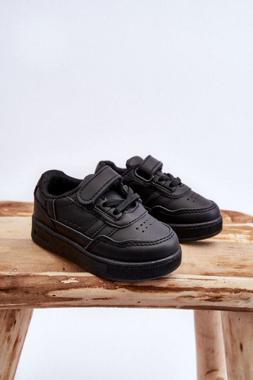 Calçado desportivo infantil do modelo clássico na cor preta Marlin Calçado desportivo infantil do modelo clássico na cor preta Marlin