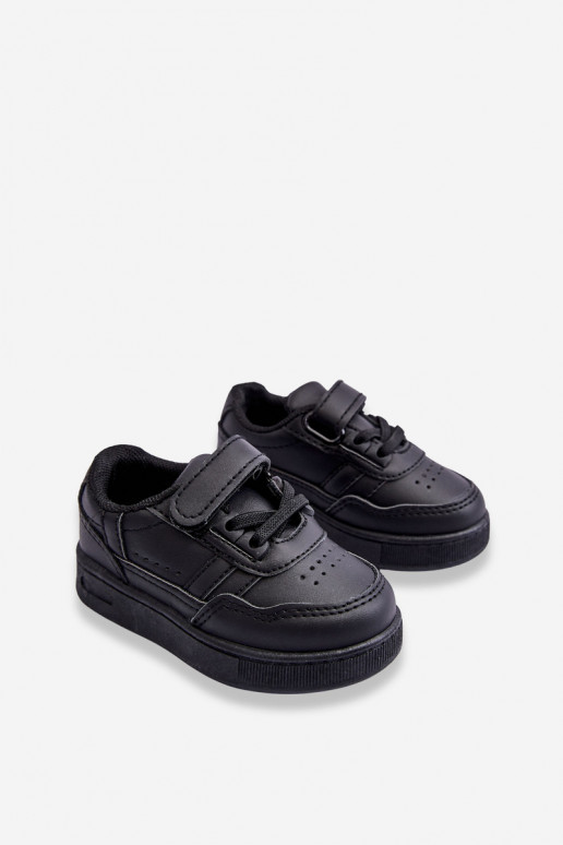 Calçado desportivo infantil do modelo clássico na cor preta Marlin Calçado desportivo infantil do modelo clássico na cor preta Marlin