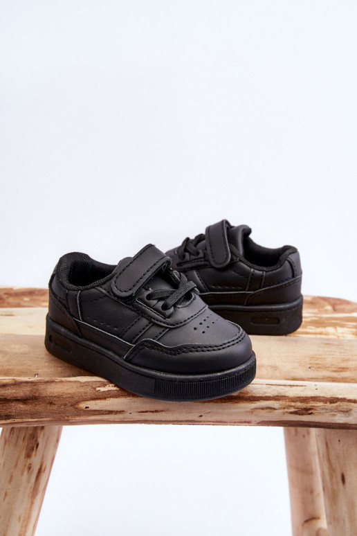 Calçado desportivo infantil do modelo clássico na cor preta Marlin Calçado desportivo infantil do modelo clássico na cor preta Marlin