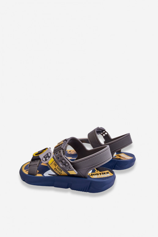 Sandálias infantis Batman Grendene Kids JJ385049 cor cinza