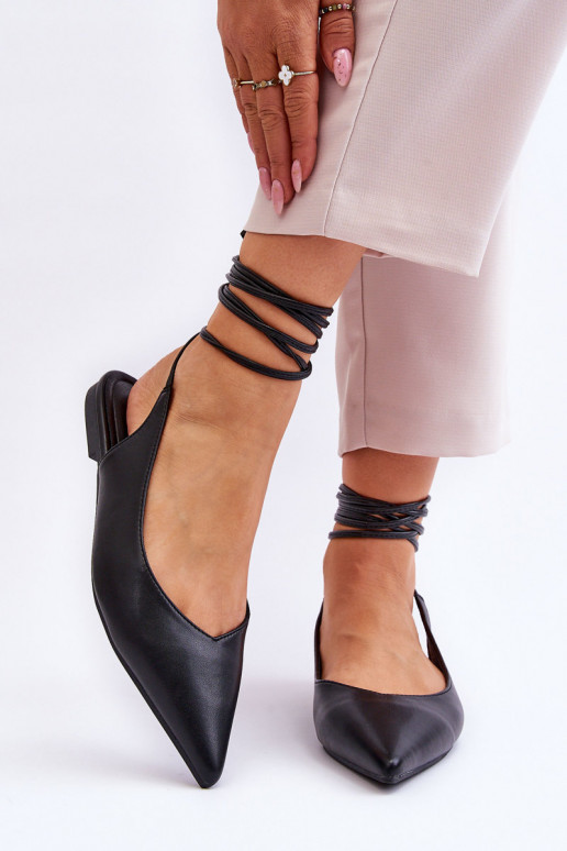 Sapatos pontiagudos com cadarço Turriso em preto Sapatos pontiagudos com cadarço Turriso em preto