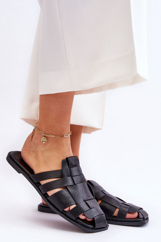 Chinelos com listras na cor preta Reyna