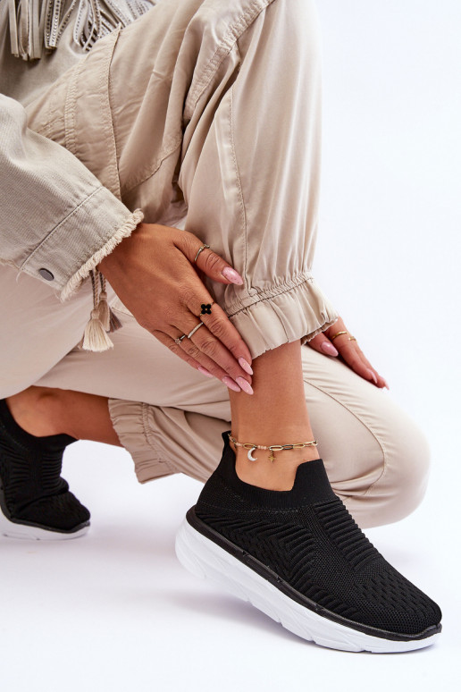 Calçado desportivo do modelo resistente na cor preta Ferive