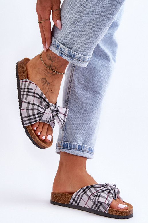 Chinelos com fitas com plataforma em cinza Vero Chinelos com fitas com plataforma em cinza Vero