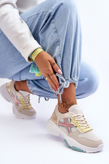 Modelo de tênis com cadarço em diversas cores da Cortes 2