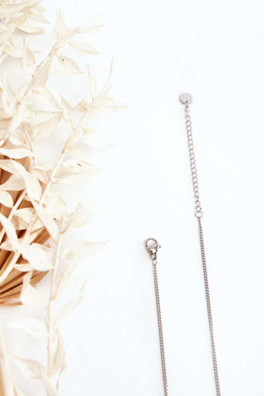 Colar feito de aço inoxidável na cor prata Colar feito de aço inoxidável na cor prata