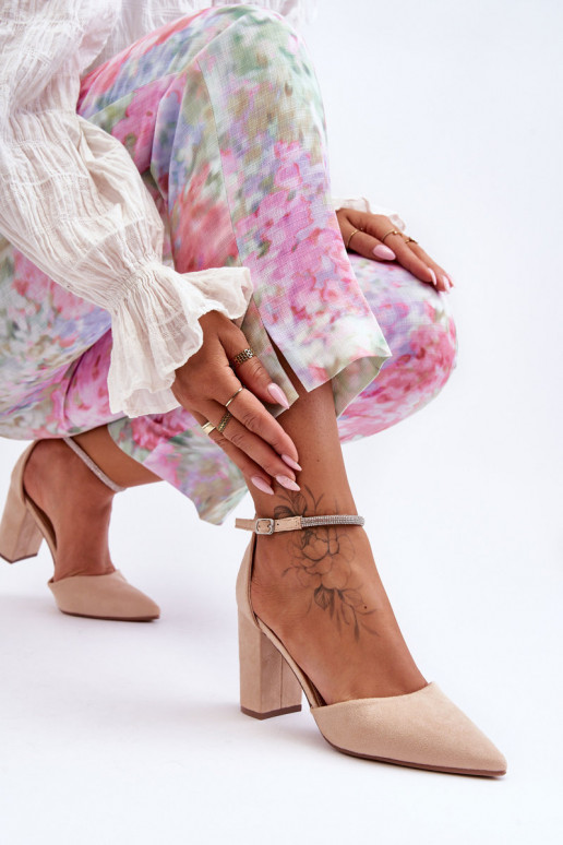 Sapatos de camurça com ilhós brilhantes na cor bege Diamante