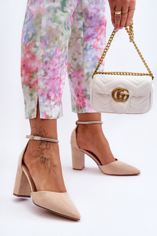 Sapatos de camurça com ilhós brilhantes na cor bege Diamante