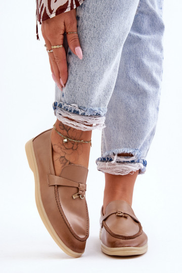 Mocassins femininos modelo clássico na cor marrom Cortez 2