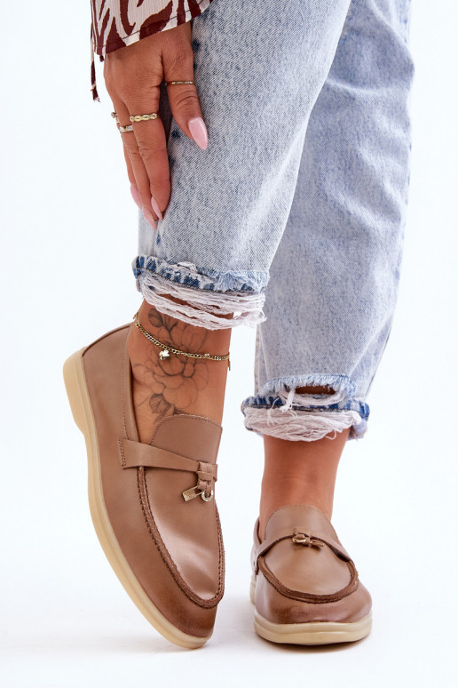Mocassins femininos modelo clássico na cor marrom Cortez