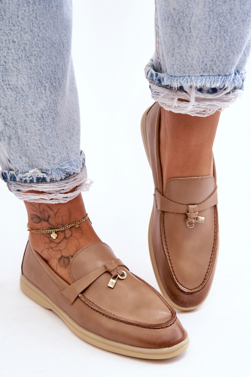 Mocassins femininos modelo clássico na cor marrom Cortez