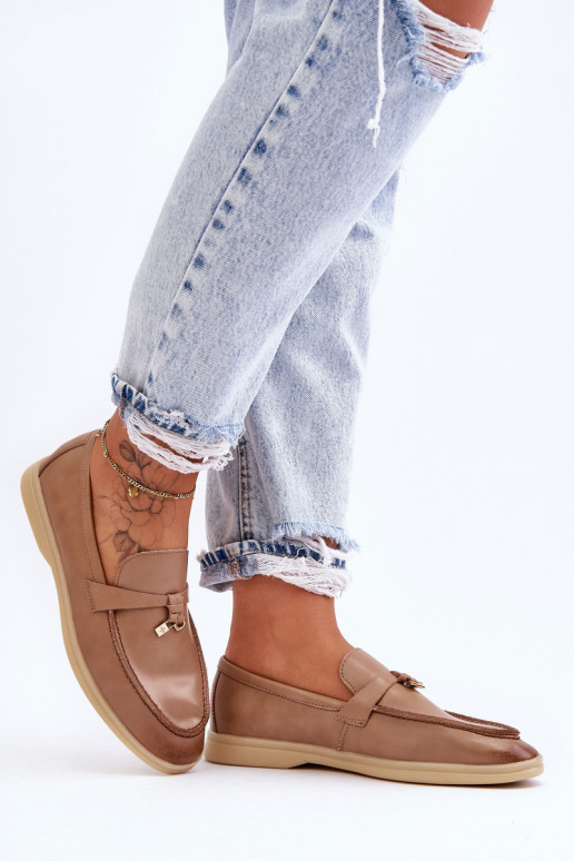 Mocassins femininos modelo clássico na cor marrom Cortez