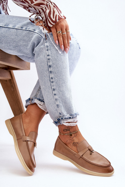 Mocassins femininos modelo clássico na cor marrom Cortez