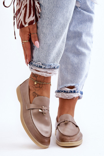 Mocassins femininos modelo clássico na cor cinza Cortez