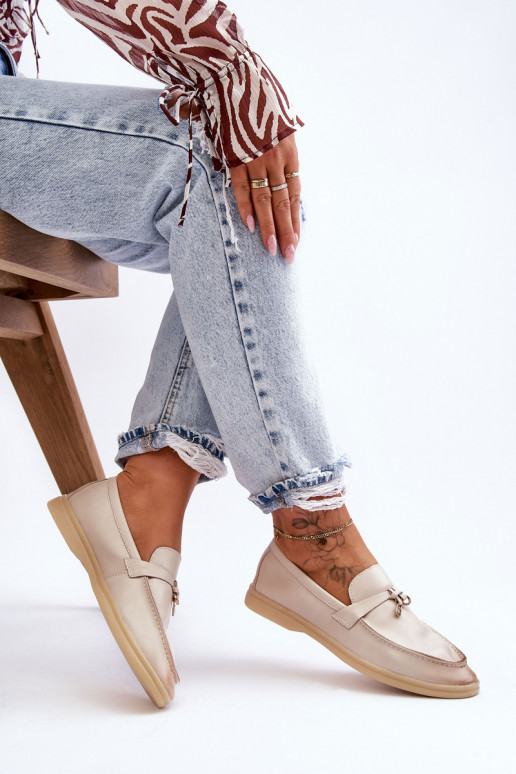 Mocassins femininos modelo clássico bege Cortez