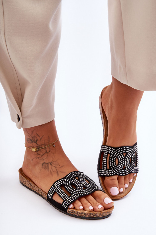 Chinelos femininos decorados com tachas cor preta Evelins Chinelos femininos decorados com tachas cor preta Evelins