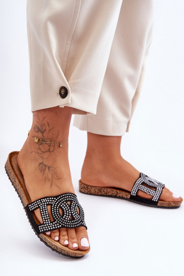 Chinelos femininos decorados com tachas cor preta Evelins