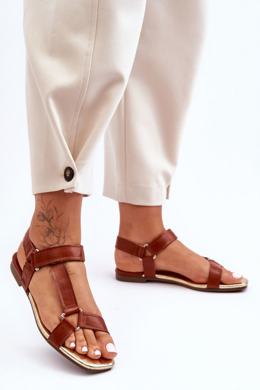 Sandálias femininas de sola plana com fechos adesivos cor marrom Lissa