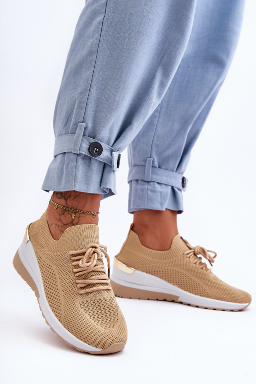 Calçado desportivo Visconti cor de areia de um modelo marcante Calçado desportivo Visconti cor de areia de um modelo marcante