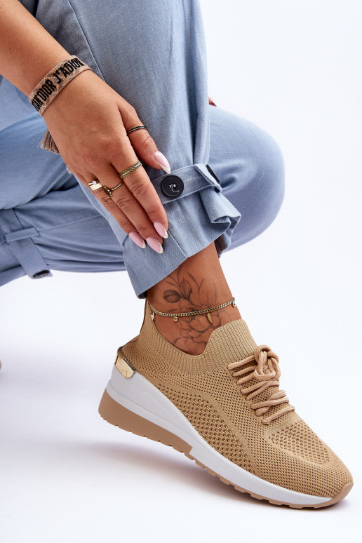 Calçado desportivo Visconti cor de areia de um modelo marcante Calçado desportivo Visconti cor de areia de um modelo marcante