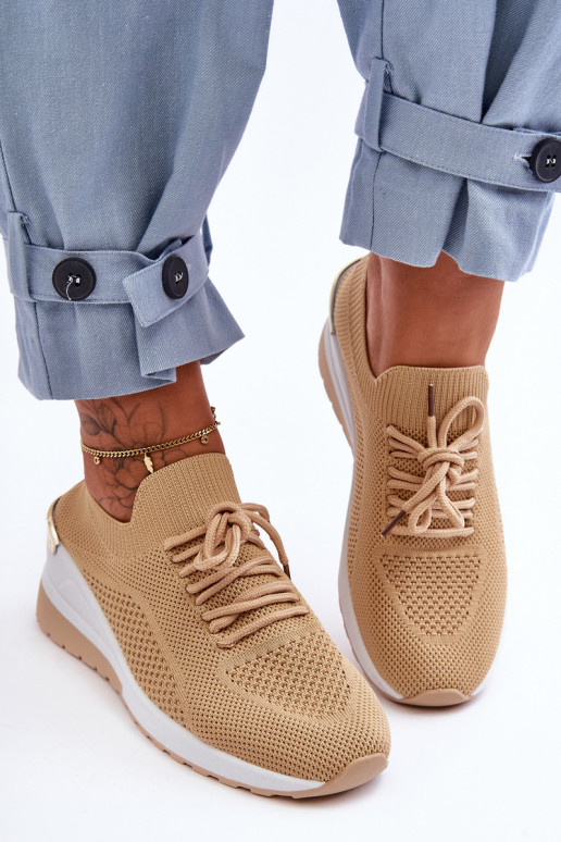 Calçado desportivo Visconti cor de areia de um modelo marcante Calçado desportivo Visconti cor de areia de um modelo marcante