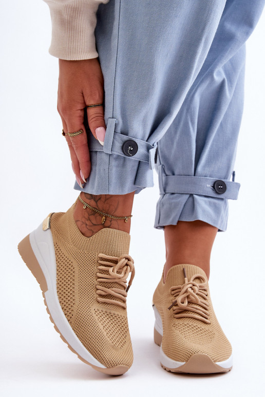 Calçado desportivo Visconti cor de areia de um modelo marcante Calçado desportivo Visconti cor de areia de um modelo marcante